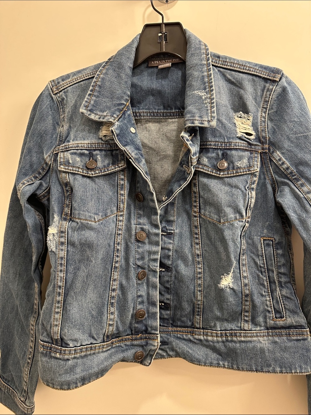 A Pea In The Pod Denim Distressed Women's Jean Jacket - Blue